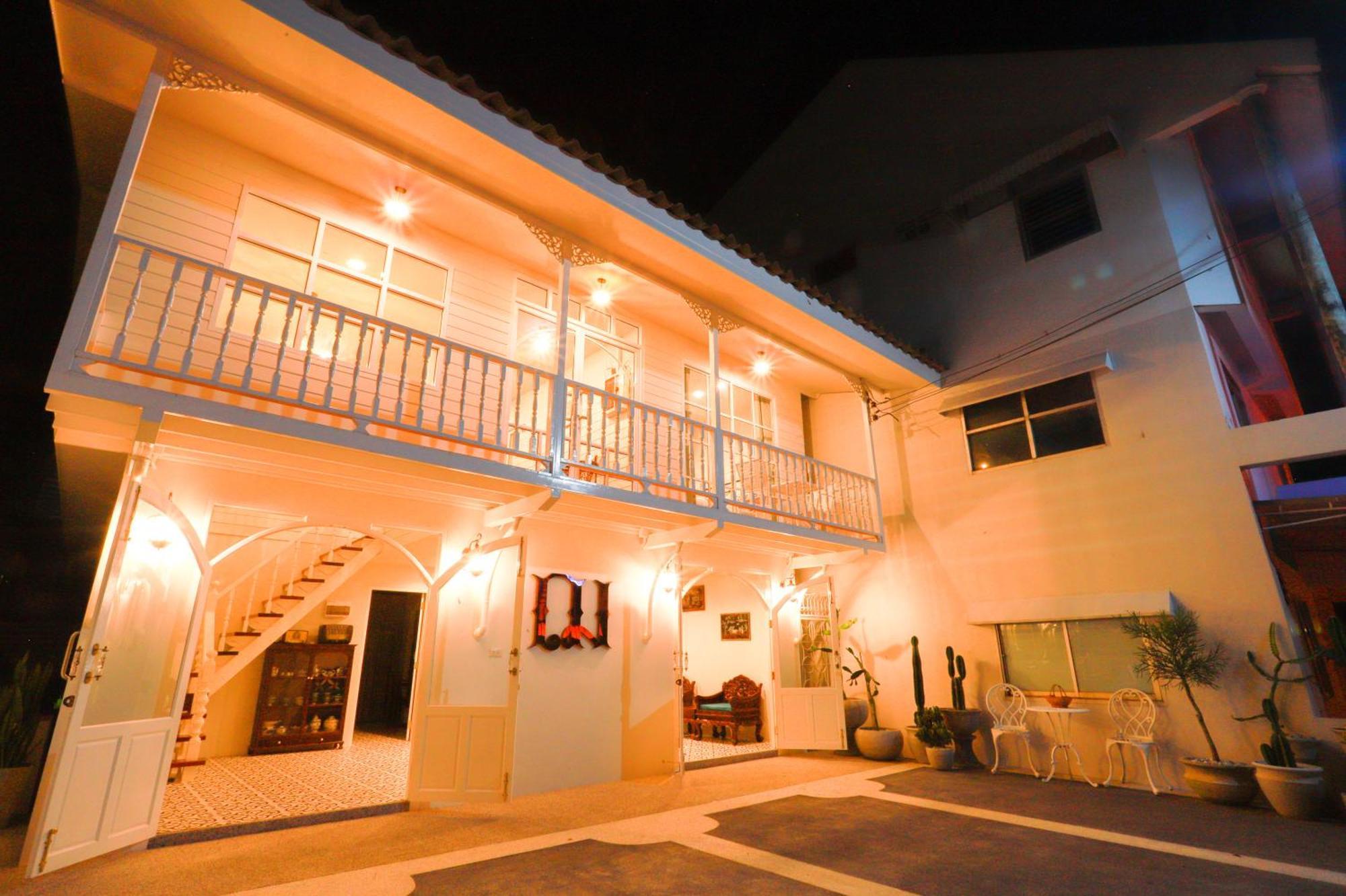 Chertel Poshtel Ban Chamun Ngoại thất bức ảnh